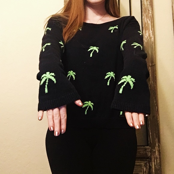 Hollister palm tree sweater! - Picture 2 of 4